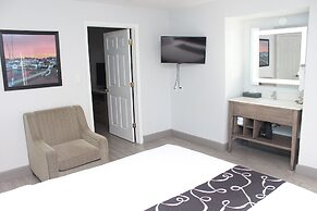 La Quinta Inn & Suites by Wyndham Oceanfront Daytona Beach