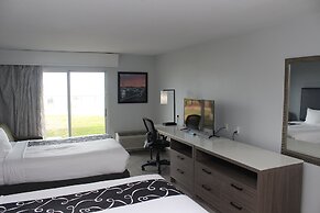 La Quinta Inn & Suites by Wyndham Oceanfront Daytona Beach