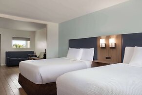 La Quinta Inn & Suites by Wyndham Oceanfront Daytona Beach