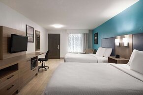 La Quinta Inn & Suites by Wyndham Oceanfront Daytona Beach