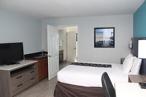 La Quinta Inn & Suites by Wyndham Oceanfront Daytona Beach