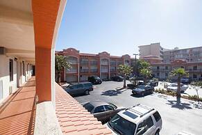 La Quinta Inn & Suites by Wyndham Oceanfront Daytona Beach