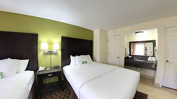 La Quinta Inn & Suites by Wyndham Oceanfront Daytona Beach