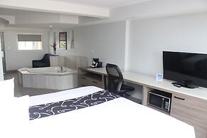 La Quinta Inn & Suites by Wyndham Oceanfront Daytona Beach