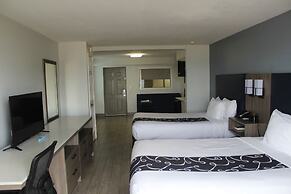 La Quinta Inn & Suites by Wyndham Oceanfront Daytona Beach