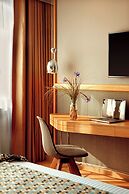 Zeus Wyndham Grand Athens