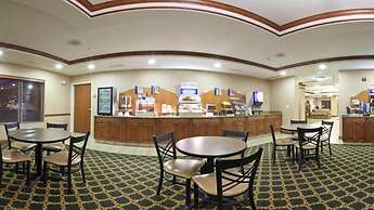 Holiday Inn Express & Suites Brookings by IHG