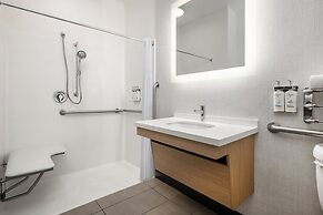 Garner Hotel Brookings by IHG