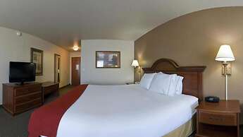 Holiday Inn Express & Suites Brookings by IHG