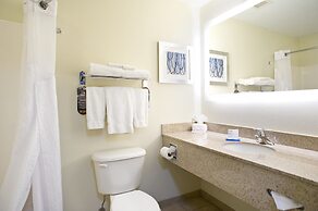 Holiday Inn Express & Suites Brookings by IHG