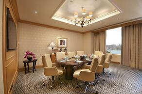 Four Seasons Hotel Cairo at Nile Plaza