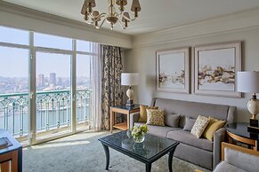 Four Seasons Hotel Cairo at Nile Plaza