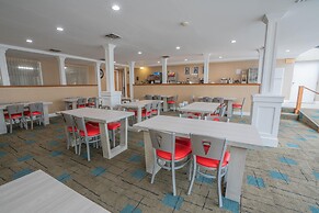 Ambassador Inn & Suites