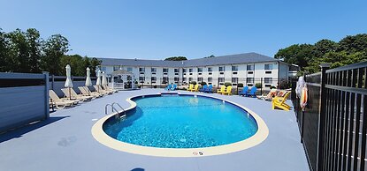Ambassador Inn & Suites