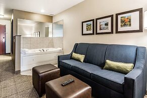 Comfort Suites at Par 4 Resort