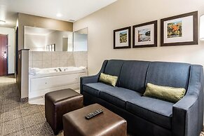 Comfort Suites at Par 4 Resort