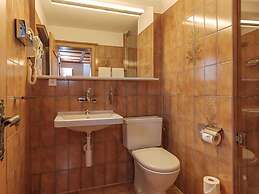 Madrisa Lodge