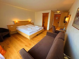 Madrisa Lodge