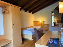 Madrisa Lodge