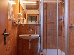 Madrisa Lodge
