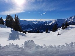 Madrisa Lodge