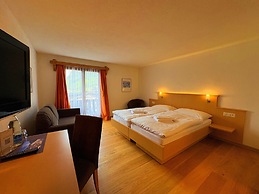 Madrisa Lodge