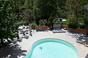Les Jardins De La Glaciere