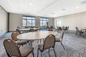 Holiday Inn Express And Suites Astoria by IHG