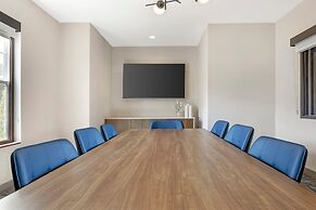 Holiday Inn Express And Suites Astoria by IHG