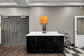 Comfort Inn & Suites Logan Near University