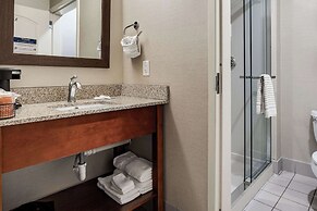 Comfort Inn & Suites Logan Near University