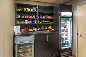 Comfort Inn & Suites Logan Near University