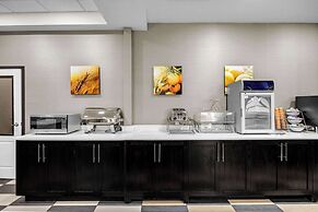 Comfort Inn & Suites Logan Near University