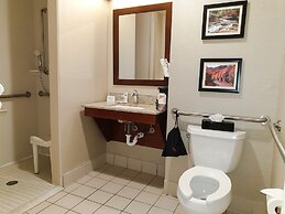 Comfort Inn & Suites Logan Near University