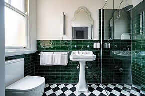 The Russell Boutique Hotel