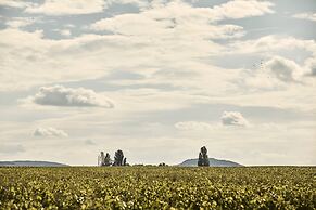 COMO Le Montrachet