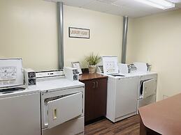 Super 8 by Wyndham Amherst NS