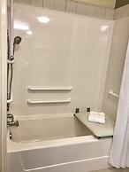 Super 8 by Wyndham Amherst NS