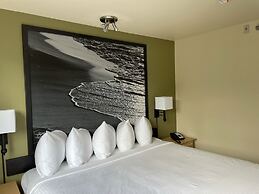 Super 8 by Wyndham Amherst NS