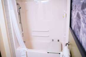 Super 8 by Wyndham Amherst NS