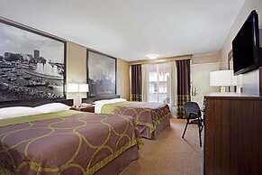Super 8 by Wyndham Oklahoma/Frontier City