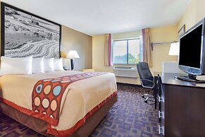 Super 8 by Wyndham Decorah