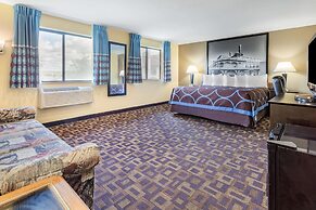 Super 8 by Wyndham Decorah