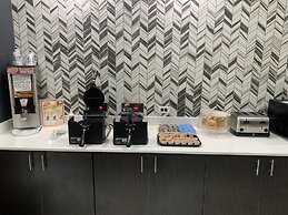 La Quinta Inn & Suites by Wyndham OKC North - Quail Springs