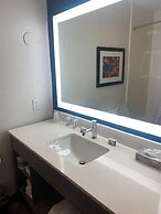 La Quinta Inn & Suites by Wyndham OKC North - Quail Springs