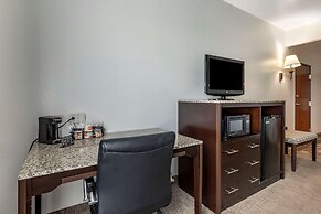 Comfort Inn & Suites Gatesville near Fort Cavazos