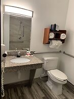 Comfort Inn & Suites Gatesville near Fort Cavazos