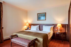 Crystal Palace Boutique Hotel