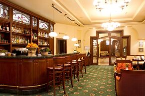 Crystal Palace Boutique Hotel