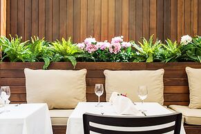 Crystal Palace Boutique Hotel